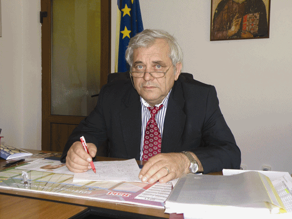 Seful ISJ Prahova, Petre Nachila, destituit de ministru