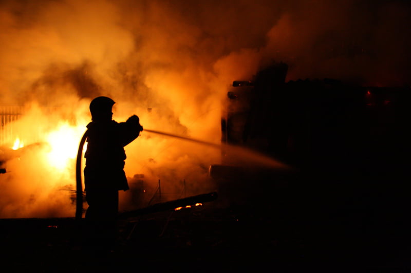 Incendiu devastator la un saivan cu furaje in zona Mizil