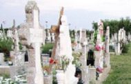 Ploiestenii sunt sfatuiti sa nu mearga cu autoturismul la biserica din cimitirul Mihai Bravu