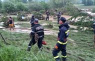 ABSOLUT IMPRESIONANT: 426 de pompieri prahoveni reincep sambata cautarile celui de-al patrulea copil luat de viituri la Sangeru