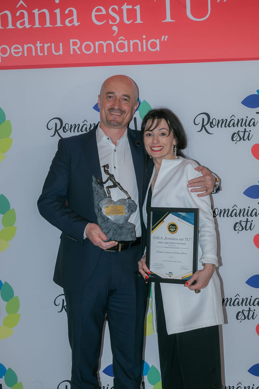 Trei prahoveni premiati la Gala „Romania esti TU”: primarul Campinei, Alin Moldoveanu, Delia Lazar (Dahlia Couture) si Andra Manescu (II Breaza)
